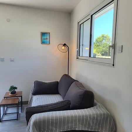 Le Temps D'une Escale 라튀르발